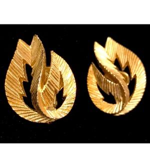 TRIFARI Earrings Clip On Vintage Brushed Gold Tone